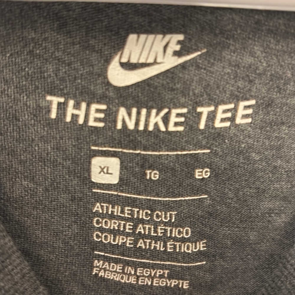 Nike Men's Charcoal Tee with Red Swoosh - Picture 2 of 3